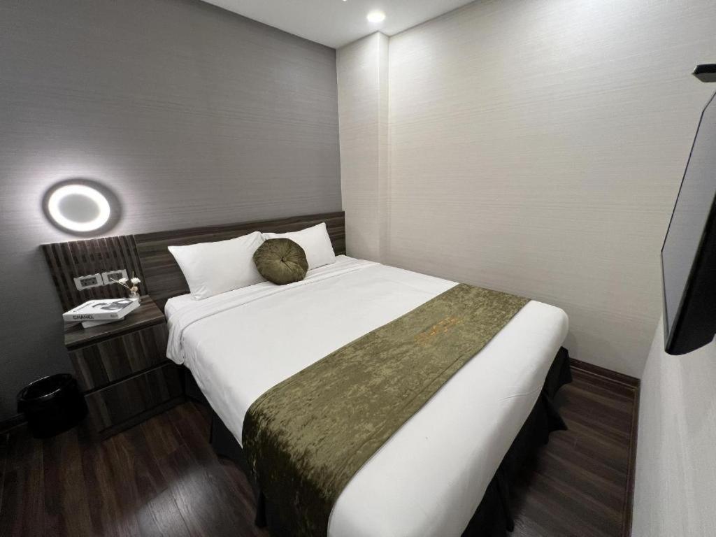 3T Hotel 41 Nguyen Thai Hoc- By Bay Luxury Ханой Екстериор снимка